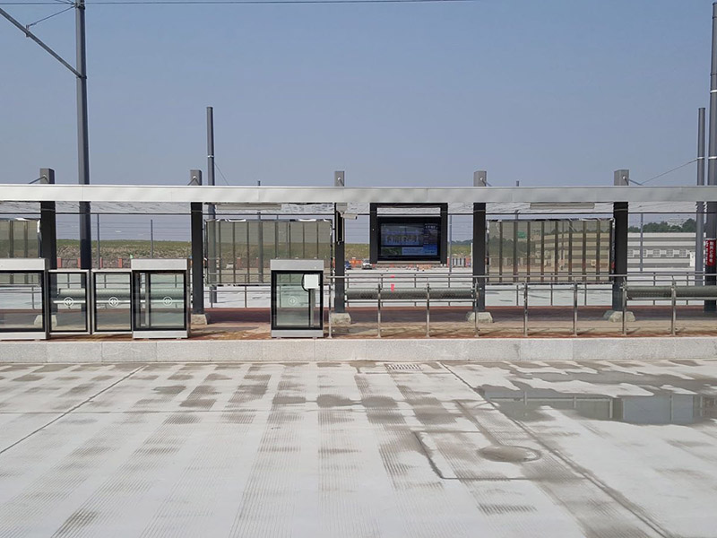 公交車站智能設(shè)備案例